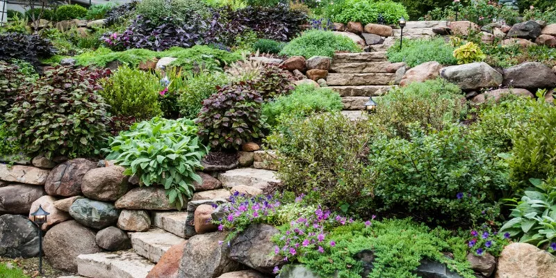 Retaining wall with armour stone