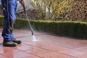 Using high-pressure cleaner