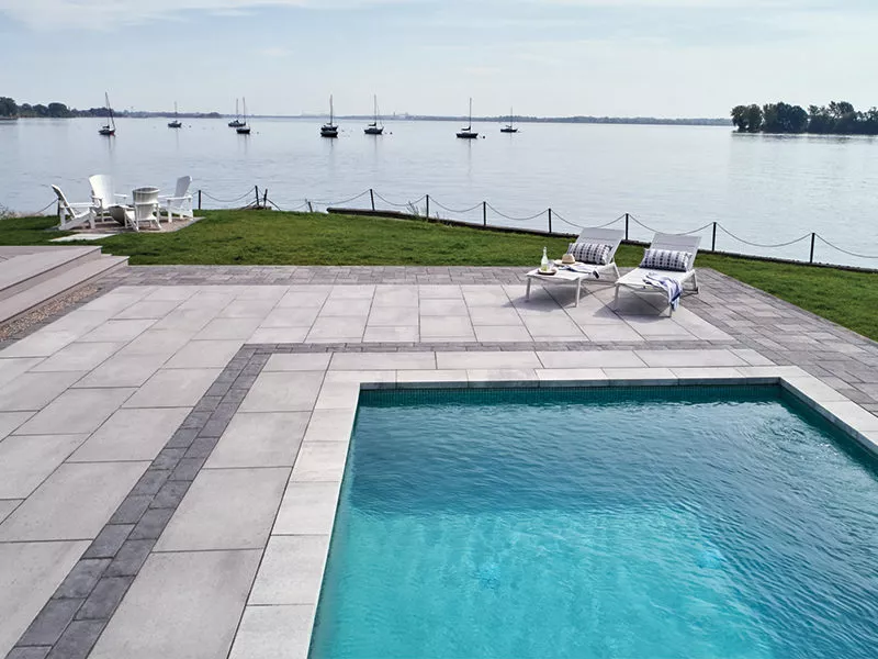 Mondrian® Plus 60 Slabs by Permacon