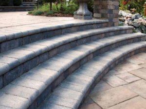 Retaining walls and Fullnose Coping in Mississauga